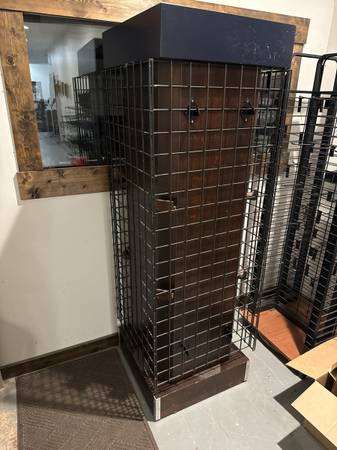Heavy duty wood and metal gridwall gondola 1