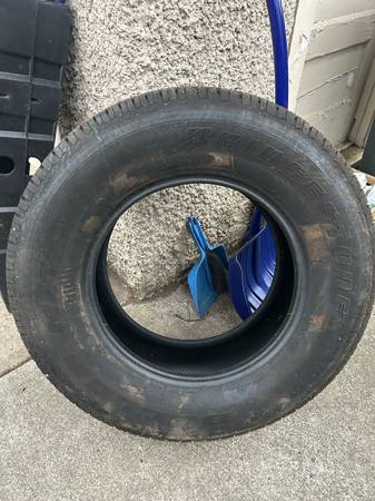 17” Tire Bridgestone Dueler 1