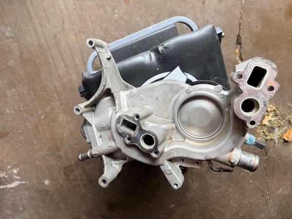 water pump for 5.3 engine GMC SIERRA 1500 2019 1