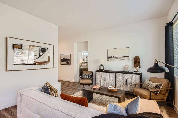 ****Open House 7.11.26**** 2/bd 2/ba, Luxurious Sand Stucco Finish 1