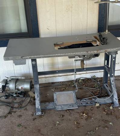 Industrial Sewing Machine Table plus motor 1