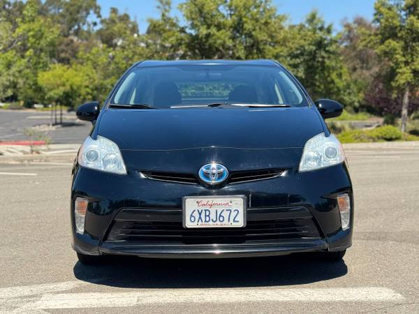 2012 Toyota Prius Híbrido TÍTULO LIMPIO Ahorrador de Gasolina BAJAS MILLAS Cámara de Reversa - $8,900 (Hayward)63654698839553121
