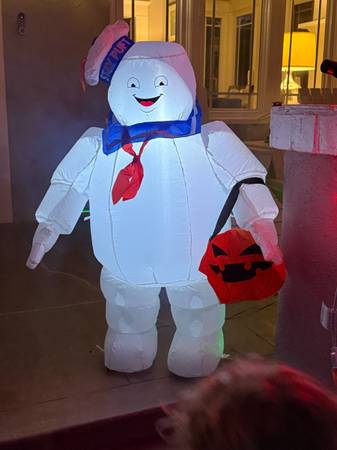 Ghostbuster Stay Puft Marshmallow Man Inflatable Yard Decoration 1