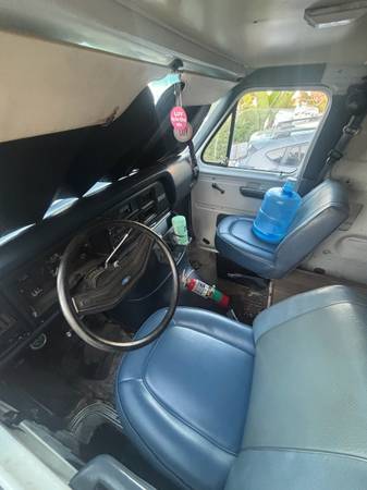 1991 Ford Econoline Camper Van - Photo 10