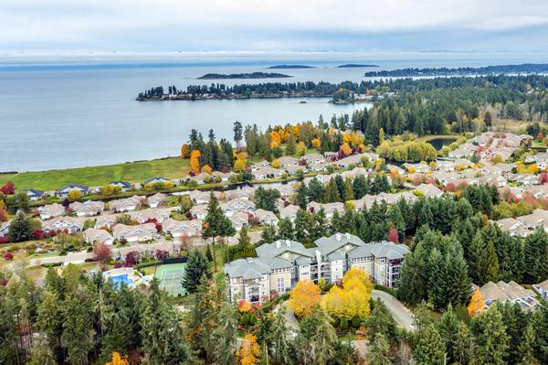 Beautiful 'Onyx' Condo in Craig Bay - 101-1325 Cape Cod Dr 1