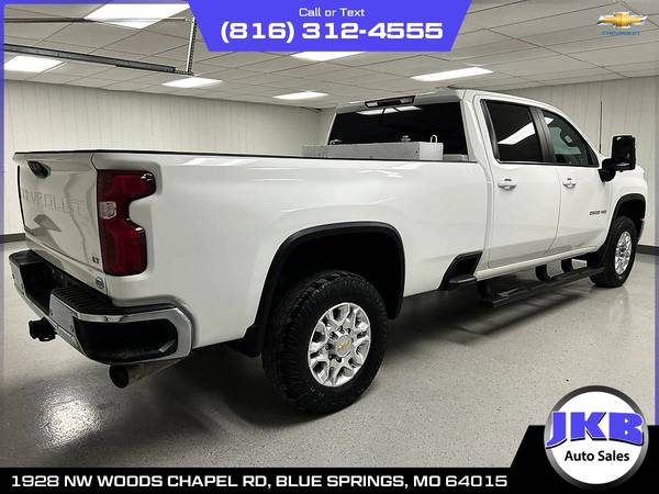 2023 Chevrolet Silverado 2500HD LT - Photo 2