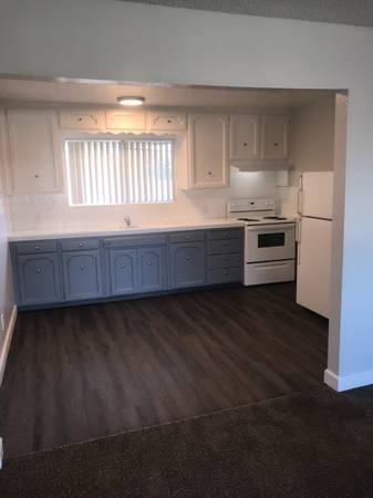$1,350 / 2br - Remodeled 2 Bed, 1 Bath!! Apply TODAY!! This WONT Last Long!! (Visalia (Visalia, California)63809838007553123