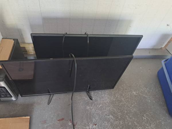 two monitors 1