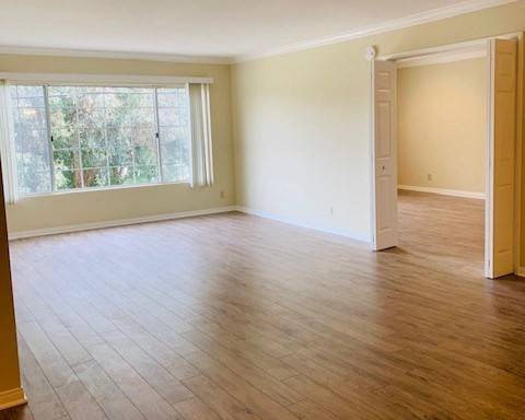 Bright and Spacious Apt - Balcony - Fireplace - Special Rent 1