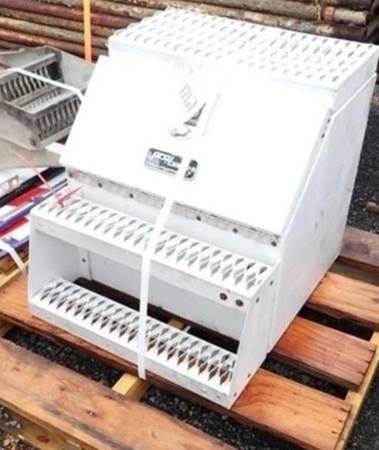 Pro tech aluminum tool box/ step 1
