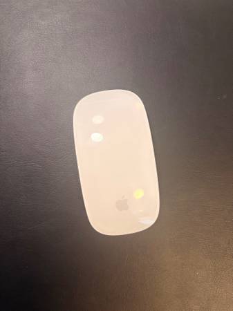 Apple Magic Mouse 2 (A1657) - Wireless Rechargeable - $35 1