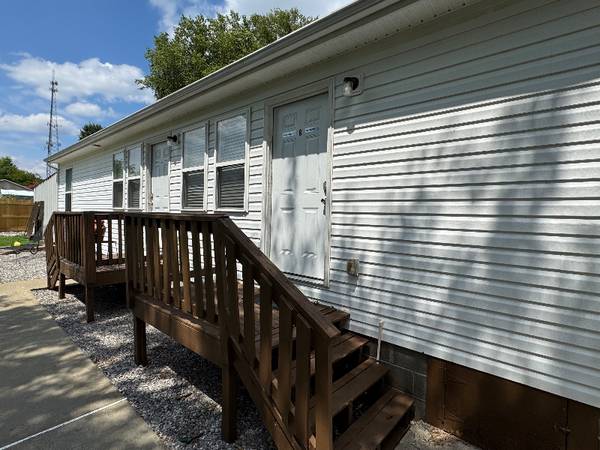 2 Bedroom 1 Bathroom Apartment | $800/mo | Available Now 1