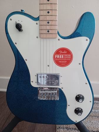 Squier Paranormal Esquire Deluxe, blue sparkle 1