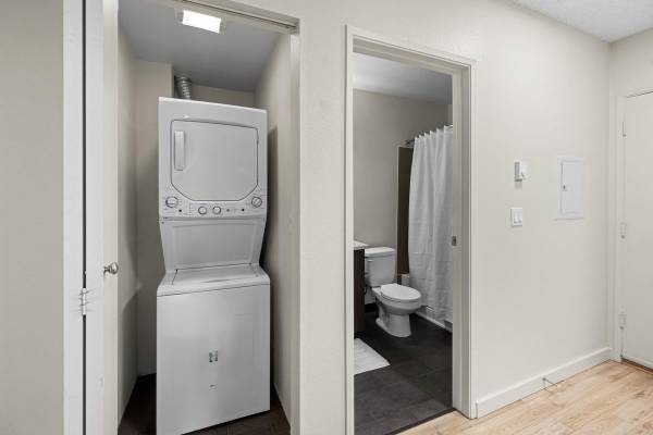 $1.649 / 520 pies² - Cocina y baño renovados, salón para residentes y sala de juegos (6802 Coal Creek Parkway SE Newcastle, WA 98059)63231729769217121