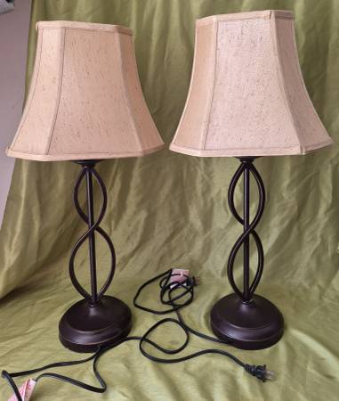 Set Of 2 Brown Braided Metal Lamps w/ Lamp Shades 1