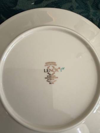 Fine dining plate set (lenox) 1