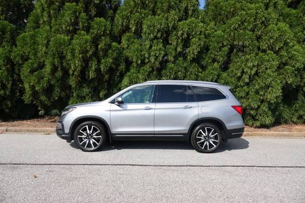 1 2020 *Honda* *Pilot* *Touring* AWD TOURING 65,000 MILES 1