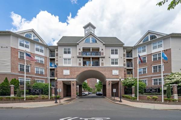 $3,981 / 2br - 1147ft2 - Barbeque Grills, Stamford CT, 2/bd (200 Broad St, Stamford, CT)64010332421377120