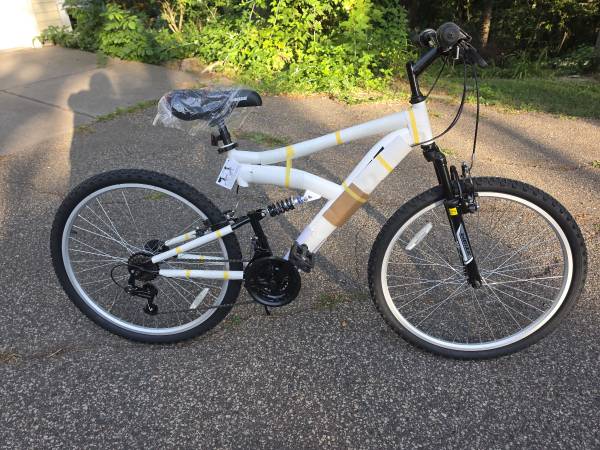 NEW WEIZE Mountain style Bike 26" 18 Speed KBB-6007  $150/bo 1
