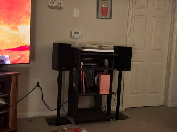 Pro-Ject Debut Record Player & Klipsch Speakers Pair 1