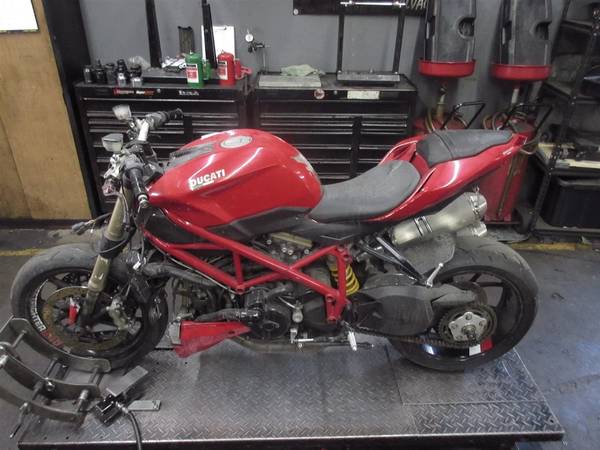 PARTING OUT - 2012 DUCATI 848 STREETFIGHTER - PARTS AVAILABLE WE SHIP! 1