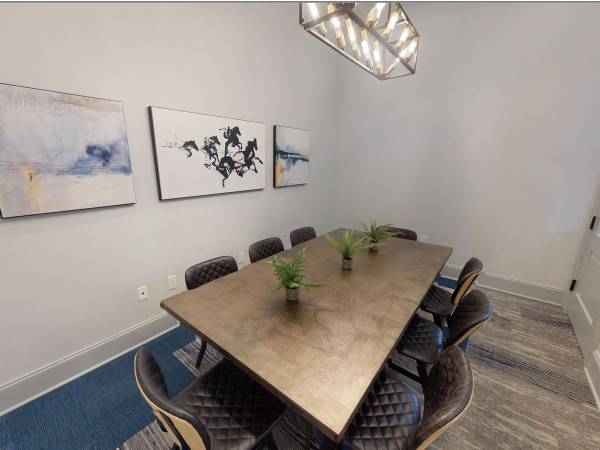 $765 / 2br - 931ft2 - Fire Pit, Walk to Kroger, Planet Fitness & more!, High Speed Internet (Louisville, KY)64008826036097123