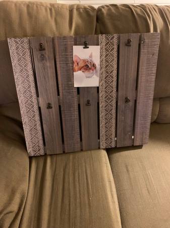 Picture hanger/wall art 1