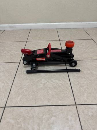 Floor Jack 1