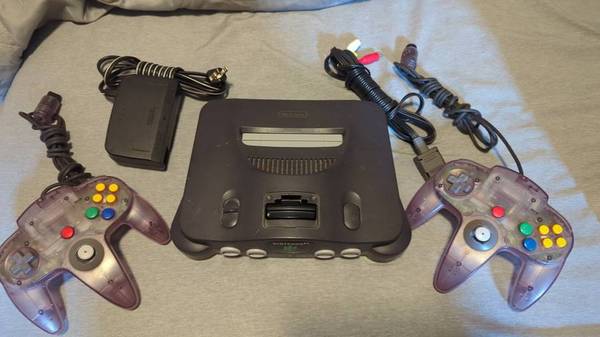 Nintendo 64 System w/2 controllers 1