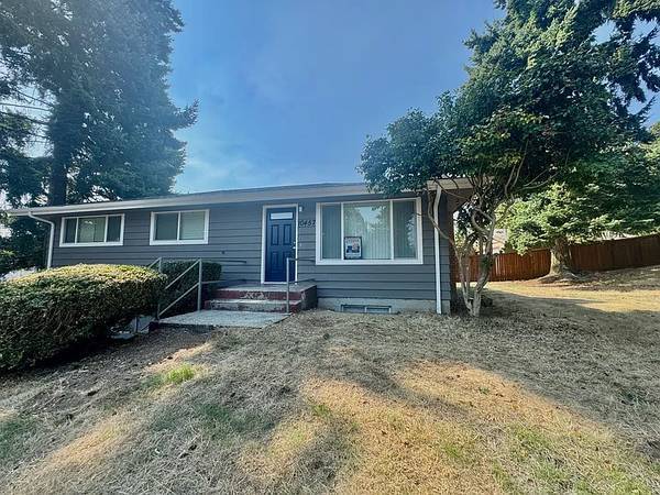 $1,245 / 4br - 1500ft2 - $1,245 / 4br - 1500ft2 - Renovated 4BR/1.5BA Seattle Home – Garage, 2 (Seattle, WA)63814635790465120