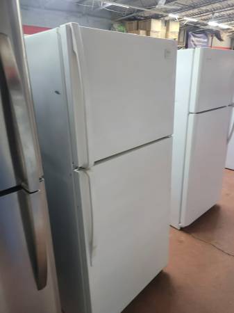 Refrigerator white top and bottom 1