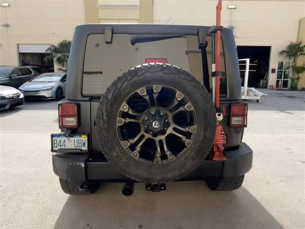 2012 Jeep Wrangler Unlimited Sahara ****Financiamos a todos! **** - $15,999 (+ Premier Automotive)63616267012353123
