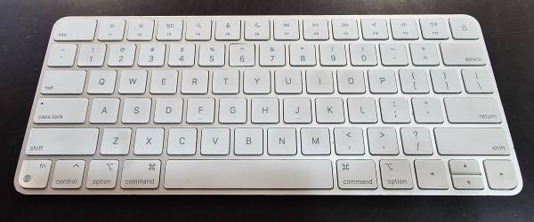 Apple Magic Keyboard Model A2450 Silver WHITE 1