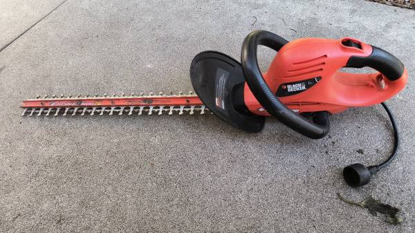 Black & Decker Hedge Hog 24" Electric Hedge Trimmer 1