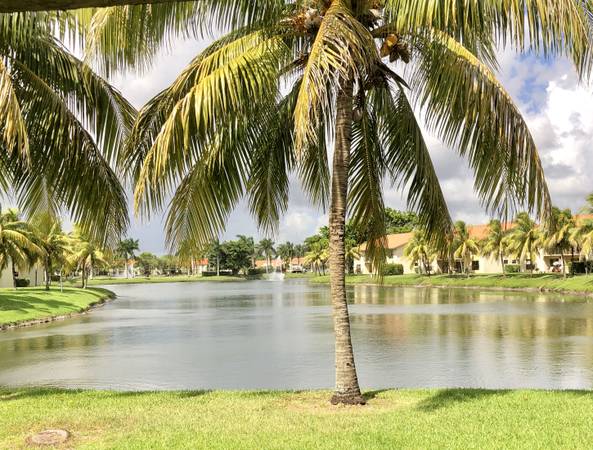 $2,000 / 2br - FREE Locating service 2/2.5 TH.W/D READY water inc. (west palm beach)64049277955587121