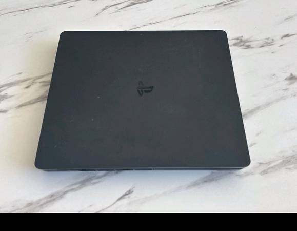 Ps4 console bundle 1