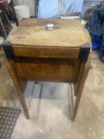 BUTTER CHURN 1