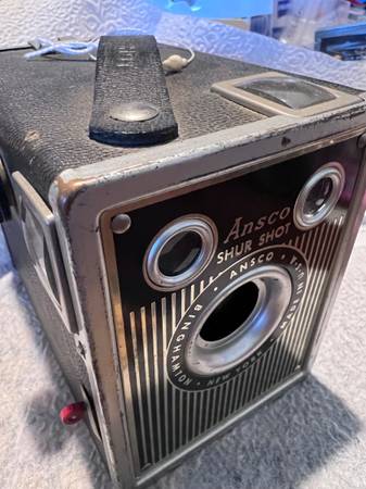 Vintage c.1948 Ansco Shur Shot Box Camera Mid-Century 120 Roll Film 1