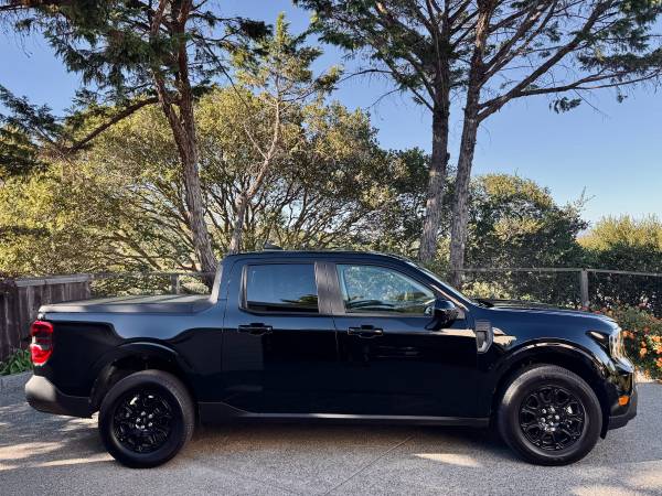 2025 Ford Maverick Lariat Hybrid - Photo 2