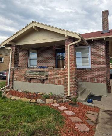 Imagine what your friends would think! Home in Denver. 3 Beds, 2 Baths 1
