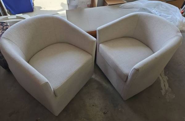 2 Swivel Chairs 1