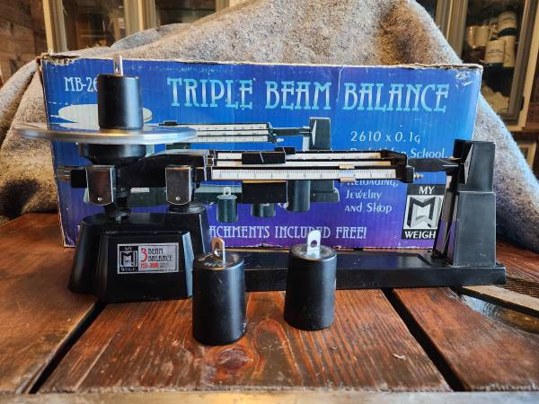 Tripple Beam Balance Scale in Box with Accessories and Manual 2610-0.1 1