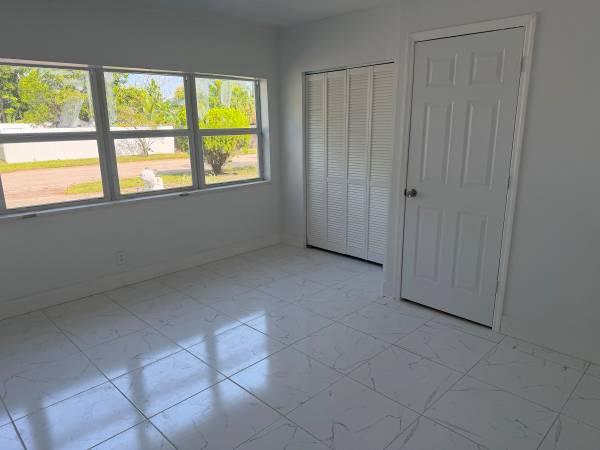 Nice Spacious Efficiency for Rent $1500 Private Entrance 1