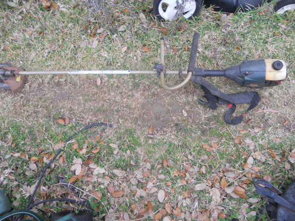 CRAFTSMAN BRUSHWACKER BRUSH CUTTER 1