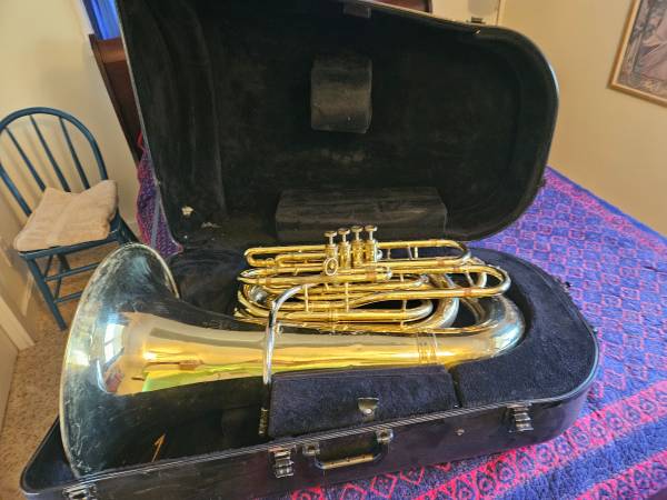 Tuba, King, Model 2341 BBb 4 Piston Valves 1