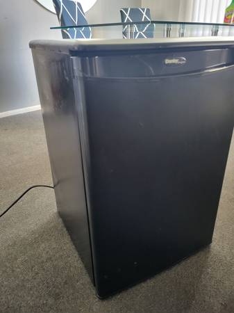 Small refrigerator 1