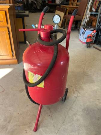 Pneumatic Sandblaster 1