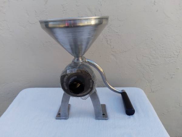 Little Ark-(Basic) Grain Mill 1
