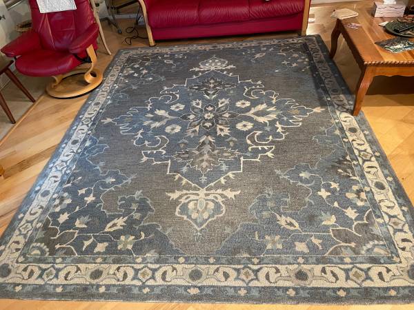 Free 8x10 Rug 1