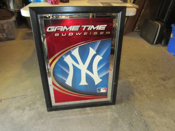 YANKEES BUDWEISER MIRROR 1